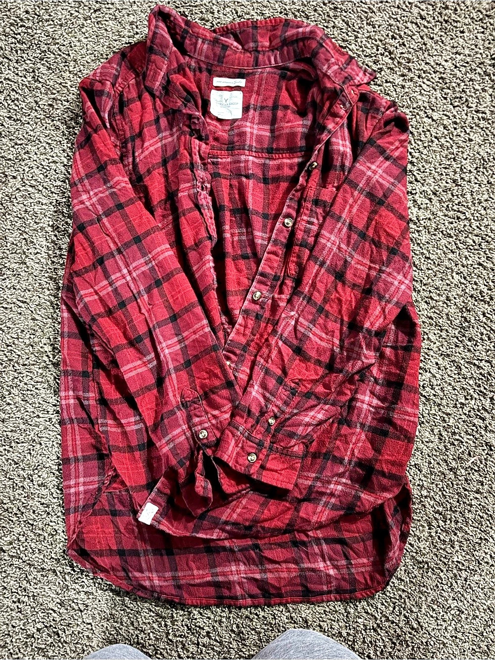 American Eagle Outfitters Boyfriend Fit Flannel Shirt Red & Black XL